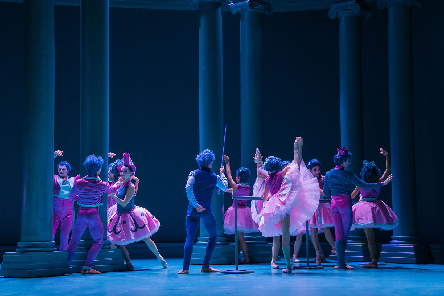 Staatstheater Cottbus
DER NUSSKNACKER
Ballett-Feerie von Giorgio Madia zur Musik von Pjotr I. Tschaikowski 
-Choreografische Uraufführung-
Szenenfoto 
(Foto: Yan Revazov)